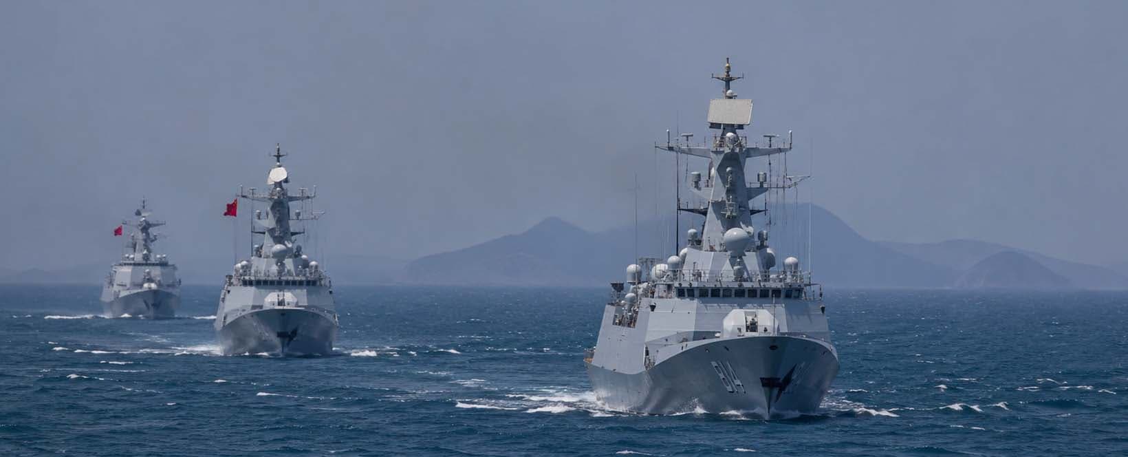 Frégates de la marine chinoise en mer de Chine méridionale